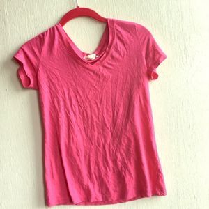 EUC Forever 21 HOT PINK V neck!